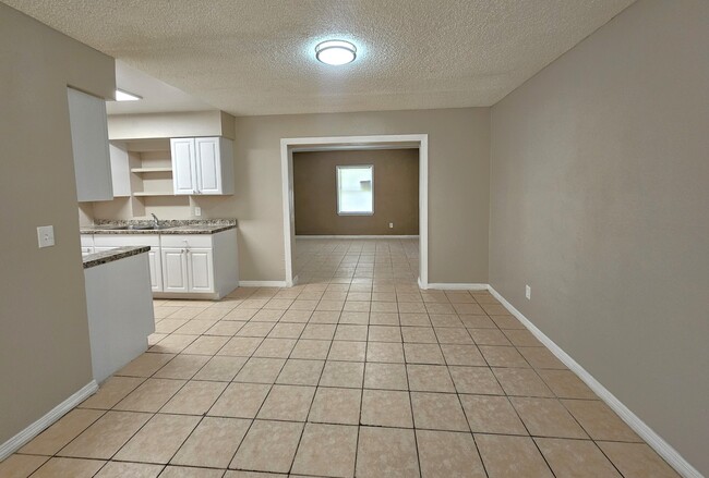 Photo - 6301 Breezewood St