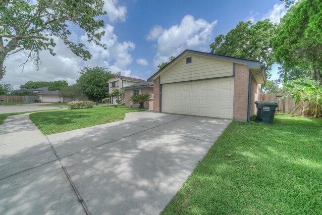 Photo - 2607 N Brompton Dr