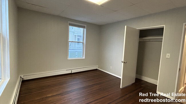 Photo - 158 Holland St Apartments Unit 1