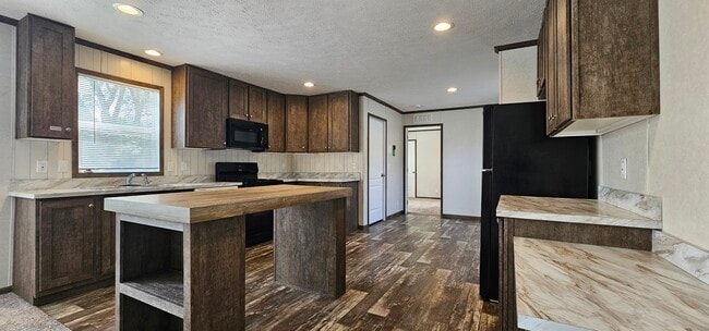 Photo - 76 E U.S. Hwy 6