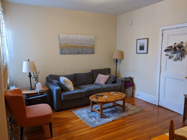 Photo - Amazing 3 bed in Coolidge Corner...