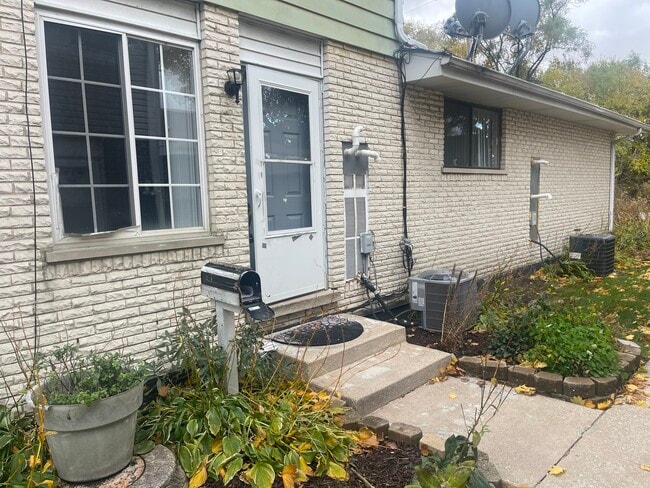 Building Photo - 10445 Austin Ave