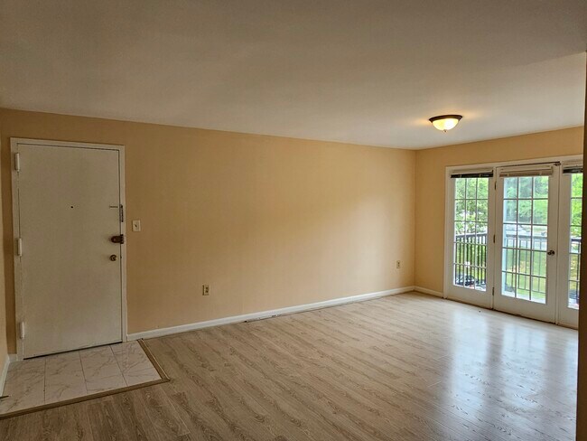 Building Photo - 9447 Fairfax Blvd Unit 301 Rental