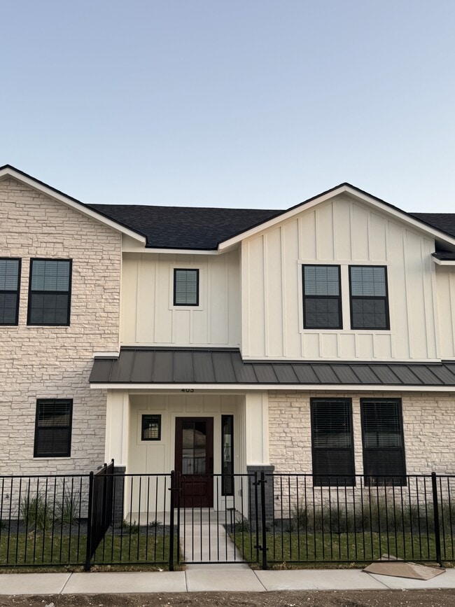 Photo - 5811 S 31st St Townhome