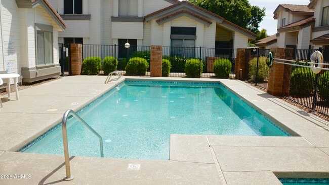 Photo - 2201 N Comanche Dr