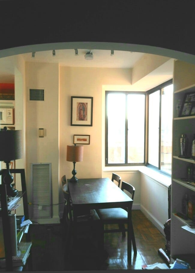Building Photo - 2515 K St NW Unit Sunny Foggy Bottom Studio