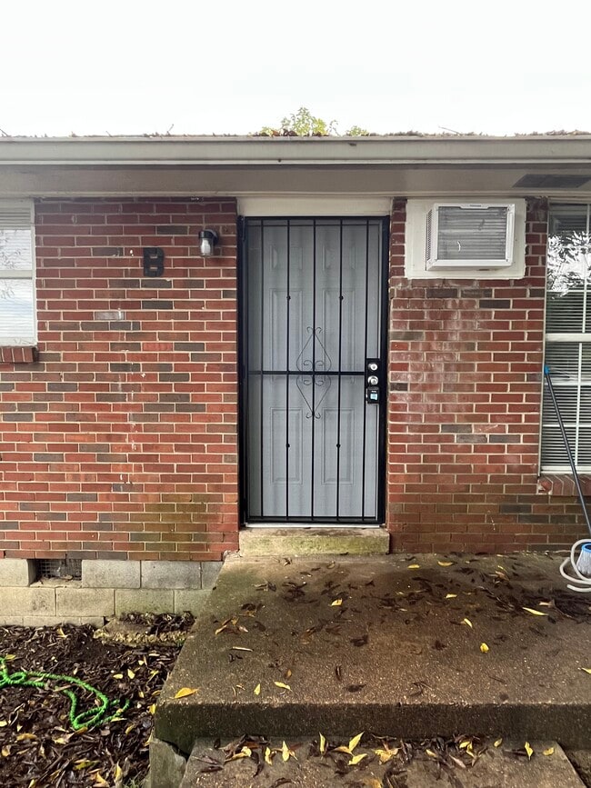 Building Photo - 2437 Herman St Unit B