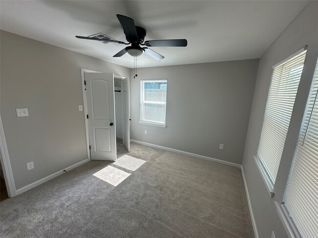 Photo - 1041 Evanston St