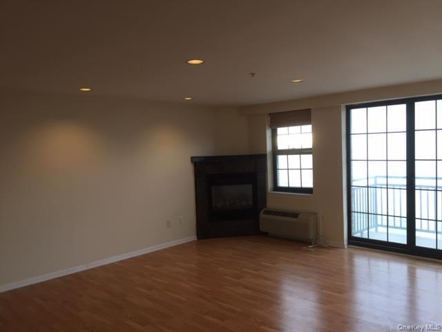 Photo - 26 W Broadway Unit 303