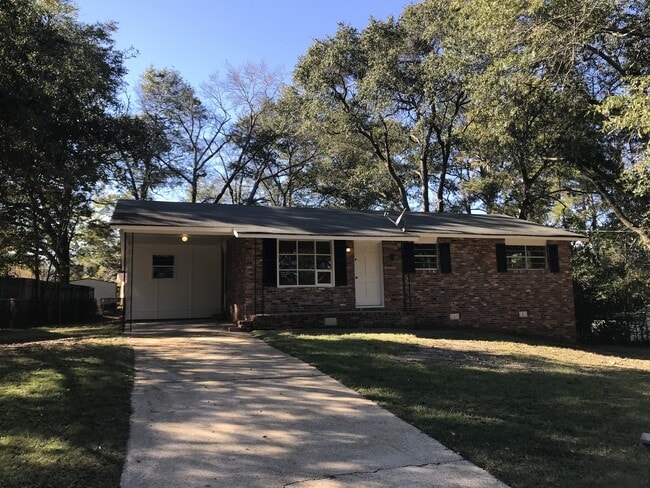 Building Photo - ***3 Bedroom / 1.5 Bathroom Home for Rent ...