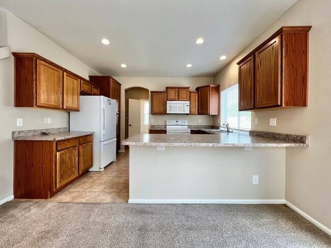 Photo - Gorgeous 3 Bed 2.5 Bath Home in Thompson River Ranch!