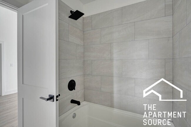 Photo - 4733 N Western Ave Unit 205