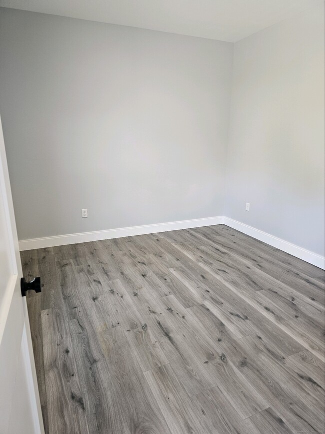 Photo - 281 Pequot Ave Unit 2