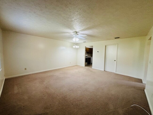 Photo - 104 Hill St NE Unit 3