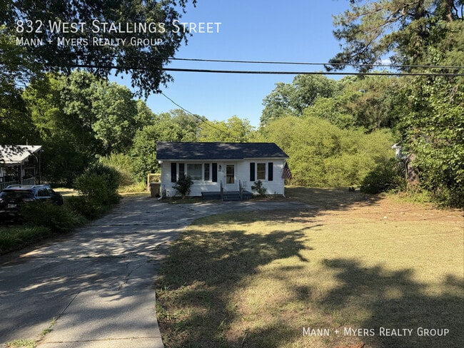 Photo - 832 W Stallings St