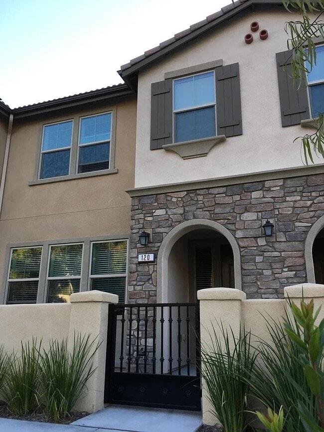 Photo - 120 Auburn Heights Ln