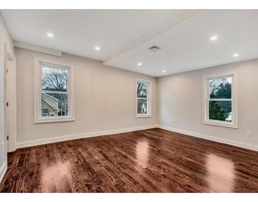 Photo - 31 Oak St