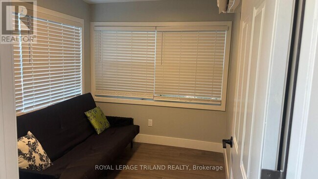 Photo - 325 George St Unit 1