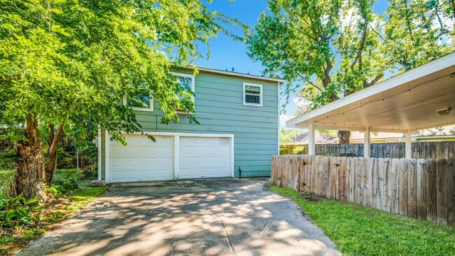 Building Photo - 206 Frawley St Unit B