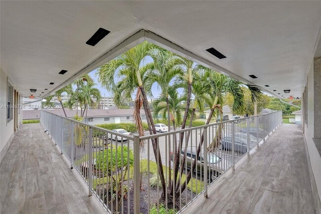 Photo - 111 SE 4th Ave Unidad 9