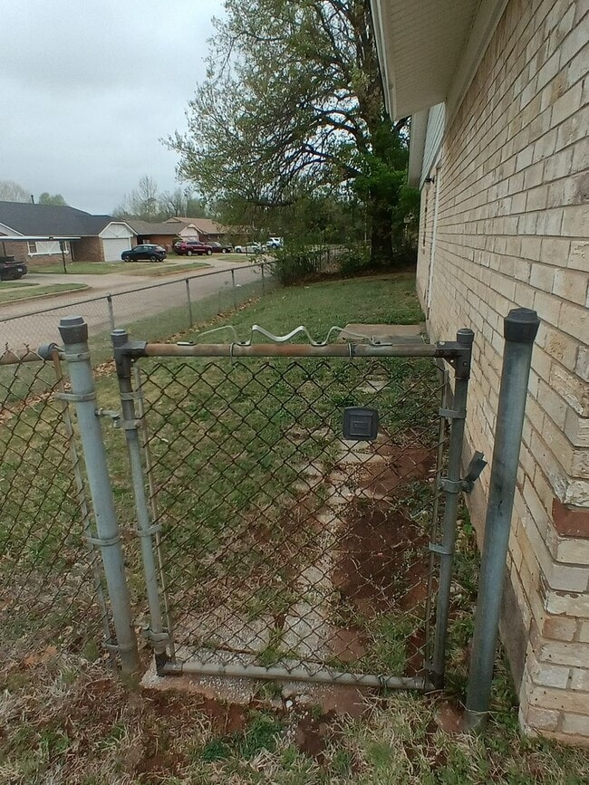 Photo - 801 Meadowridge Dr