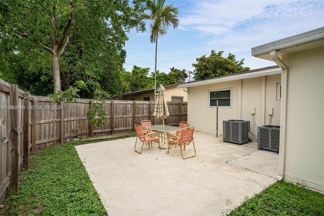 Photo - 107 SE 5th St Unidad N