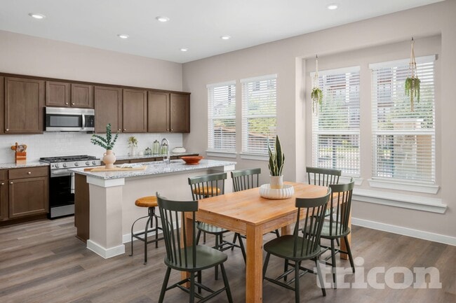 Photo - 718 Lacewing Dr