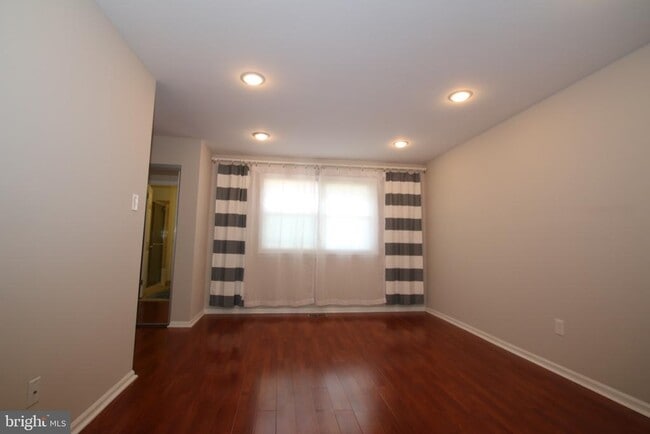 Photo - 3478 Coventry Pl