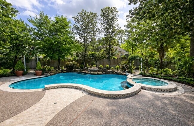 Photo - 94 E Fairbranch Cir