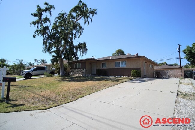 3 Bedroom Home Near Compton Junior High in... - 3 Bedroom Home Near Compton Junior High in...