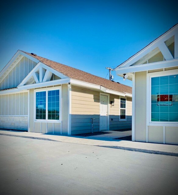 Photo - 2129 Multi National Unit A