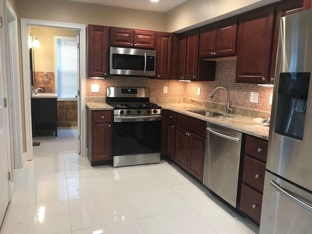 Photo - 201 Transit St