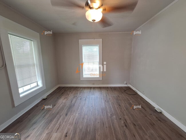 Photo - 130 Irwin St