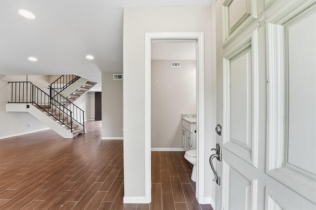 Photo - 2325 Triway Ln Unit 208