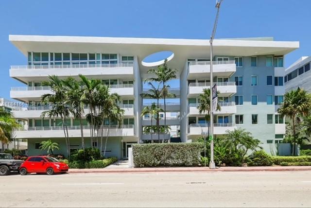 Building Photo - 7800 Collins Ave Unit 203