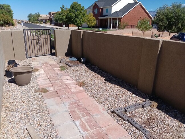 Photo - 3 Bedroom, 2 Bathroom Home! Schedule a Sho...