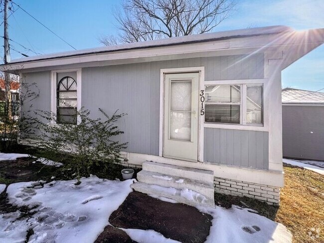 Building Photo - 3015 W 15th St Rental