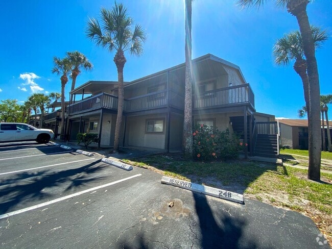 Building Photo - 2 Bedroom, 2 bathroom condo For Rent in To... Unit 32-B5