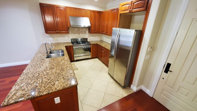 Cocina - 1135 S Shenandoah St Unidad 203