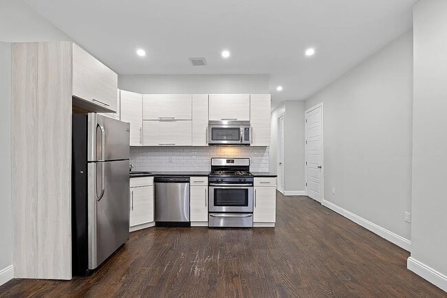 Building Photo - 1578 Eastern Pky Rental