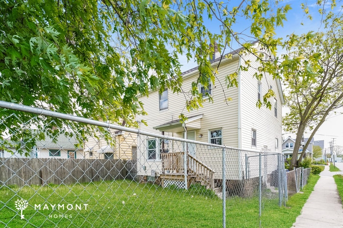 Photo - 3500 W 95th St