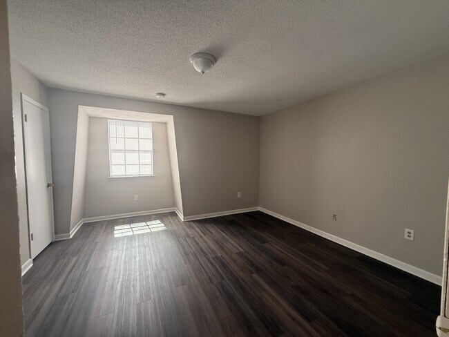 Photo - 2614 McLelland St Unit Apt 3
