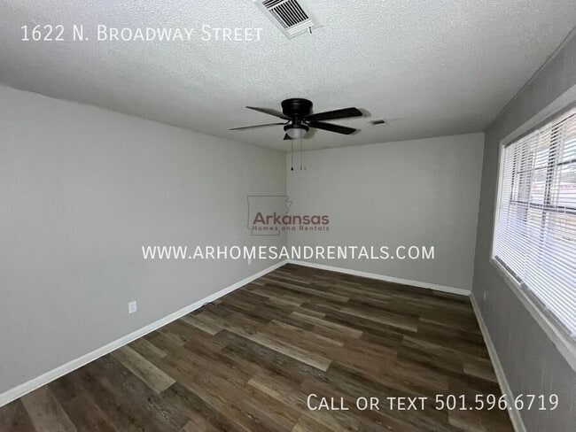 Photo - 1622 N Broadway St