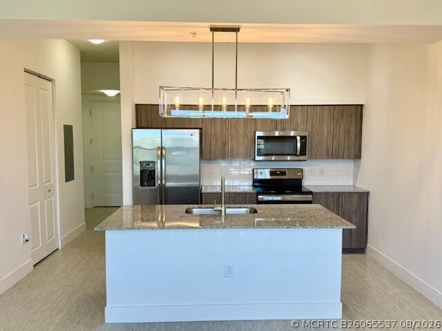 225 S Latitude Cir Unidad 204