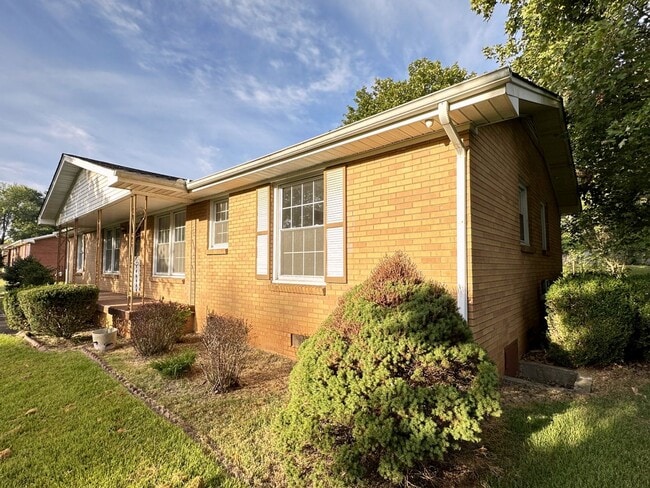 Photo - 2804 Thrush Dr