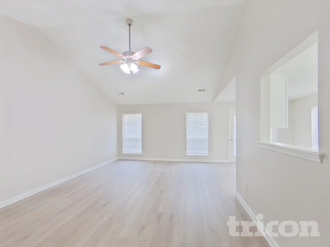 Photo - 121 Green Rose Rd