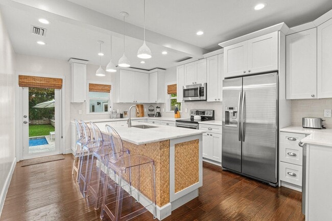 Photo - 414 NE 7th Ave