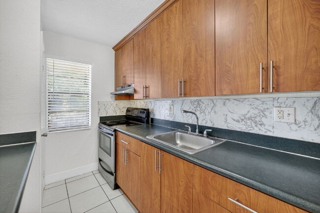 Photo - Bright & Modern 1-Bedroom Apartment in Prime Oakland Park Location Unit 23