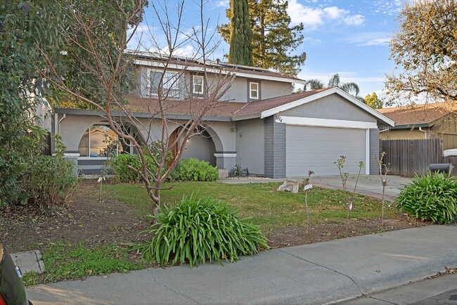 Photo - A Clean, Well-Sized Home With Solar in Woodland