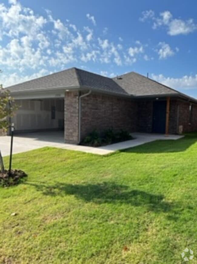 Building Photo - BRAND NEW HOME!